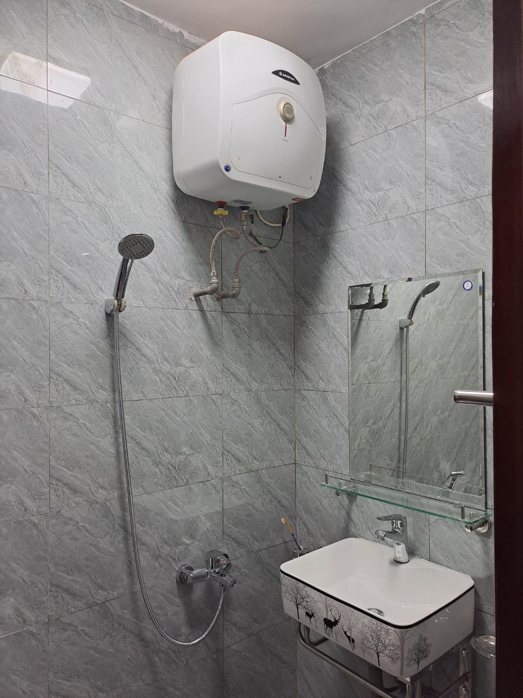 Bán nhà Thịnh Quang - 20/25 m2 5 tầng - 3 phòng ngủ - giá 5.4 tỷ