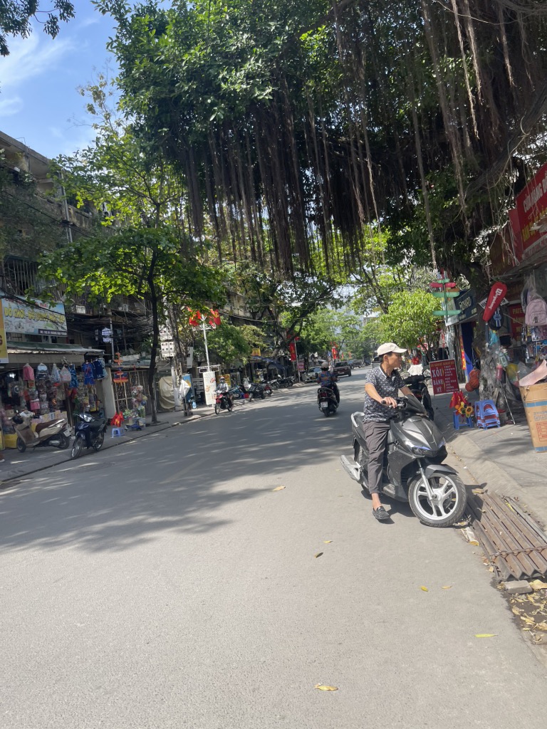 Bán nhà Kim Giang - diện tích 212m2 3 tầng - Ô TÔ TẢI ĐỖ TẬN CỬA - giá 10,8 tỷ