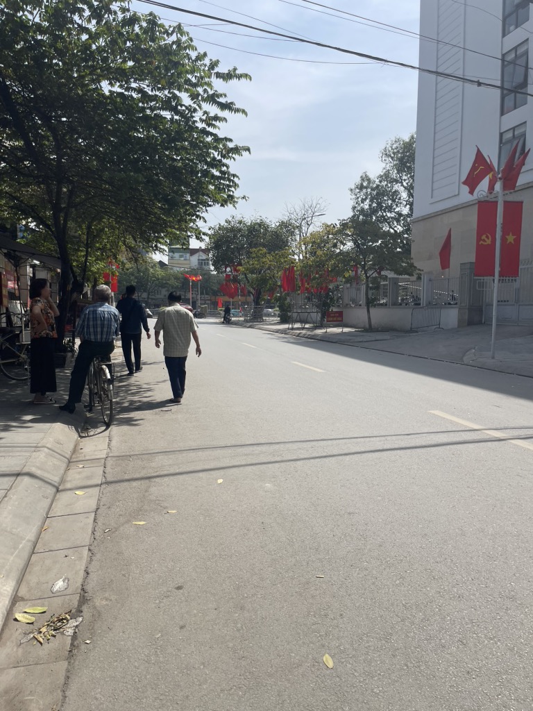 Bán nhà Kim Giang - diện tích 212m2 3 tầng - Ô TÔ TẢI ĐỖ TẬN CỬA - giá 10,8 tỷ