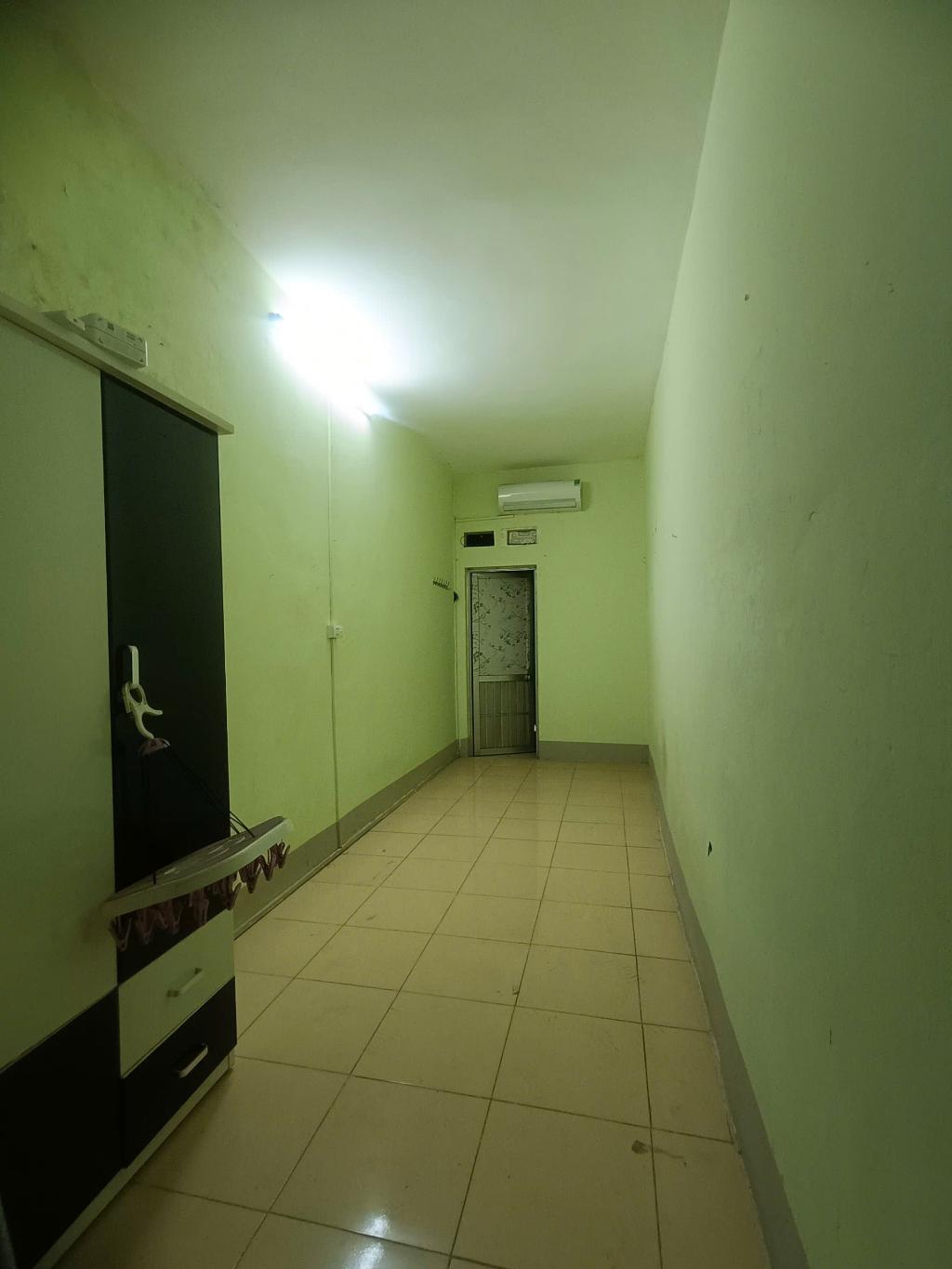 Bán nhà Khuất Duy Tiến - diện tích 20m2 2 tầng - Ô tô tránh - giá 2,8 tỷ