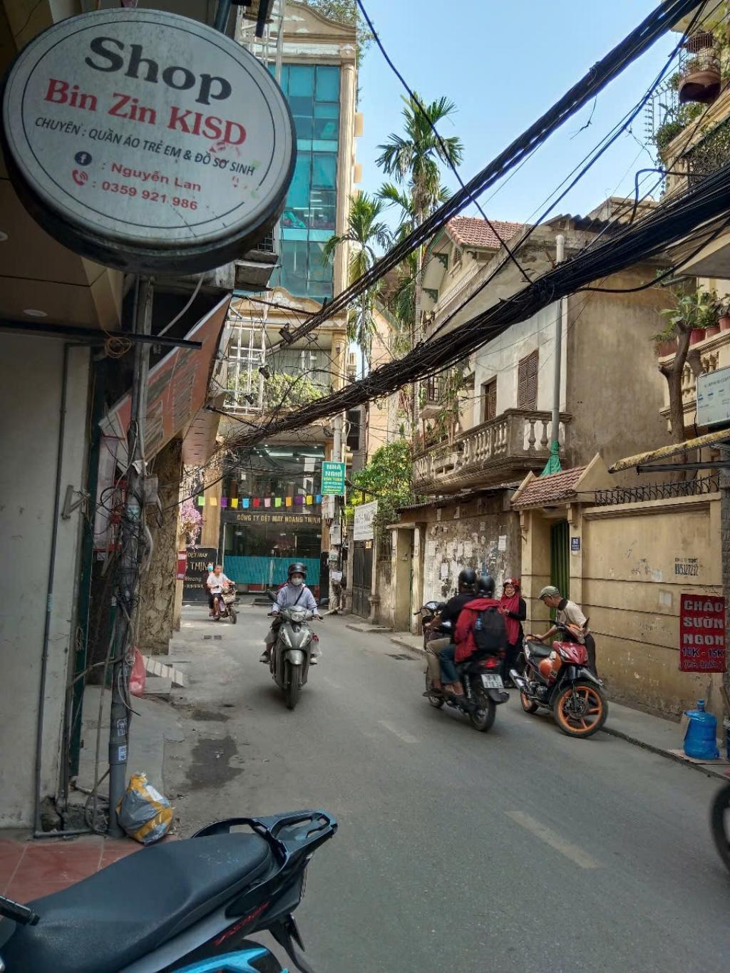 Bán nhà Hoàng Mai - diện tích 65m2 4 tầng - Mặt phố kinh doanh đỉnh - giá 22 tỷ