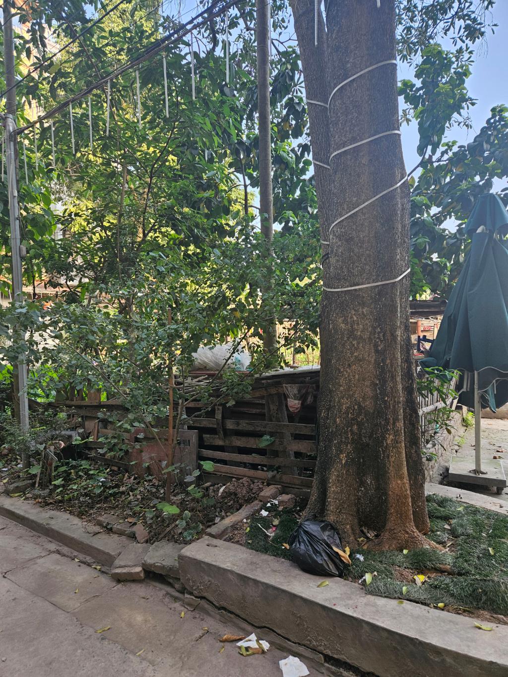 Bán nhà Định Công - diện tích 130m2 1 tầng - Ô TÔ TRÁNH 16 CHỖ VÀO NHÀ - giá 1,75 tỷ