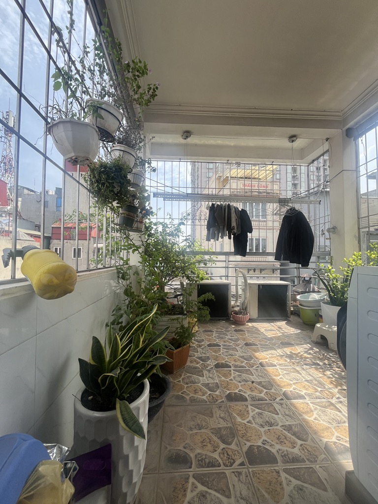 Bán nhà Đê La Thành - diện tích 28.5m2 6 tầng - MẶT PHỐ - Ô TÔ TRÁNH -KINH DOANH BẤT CHẤP - giá 19,2 tỷ