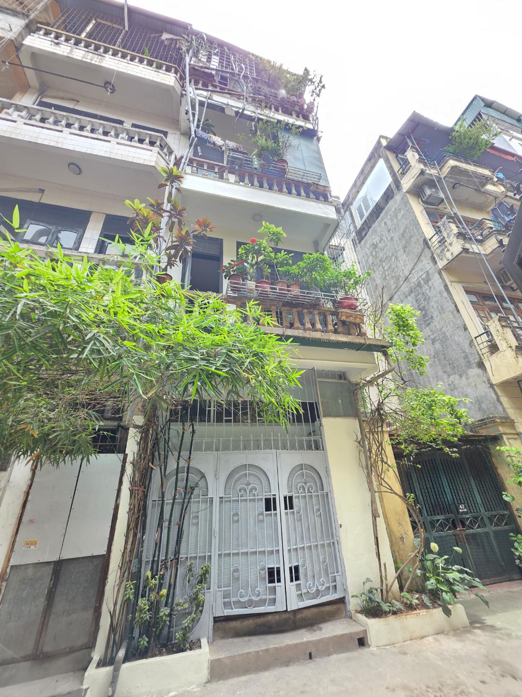 Bán nhà Nguyễn Văn Trỗi - diện tích 57m2 4 tầng - Nhà mặt phố 2 mặt tiền - giá 24 tỷ