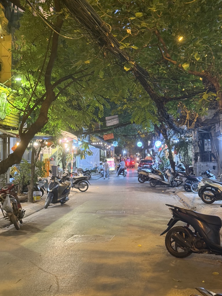 Bán nhà Trần Quang Diệu - diện tích 30m2 3 tầng - ô tô đỗ 15m - giá 7,5 tỷ