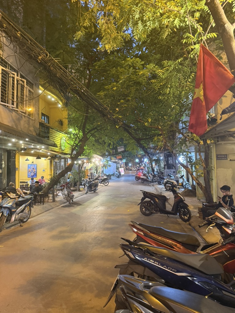 Bán nhà Trần Quang Diệu - diện tích 30m2 3 tầng - ô tô đỗ 15m - giá 7,5 tỷ