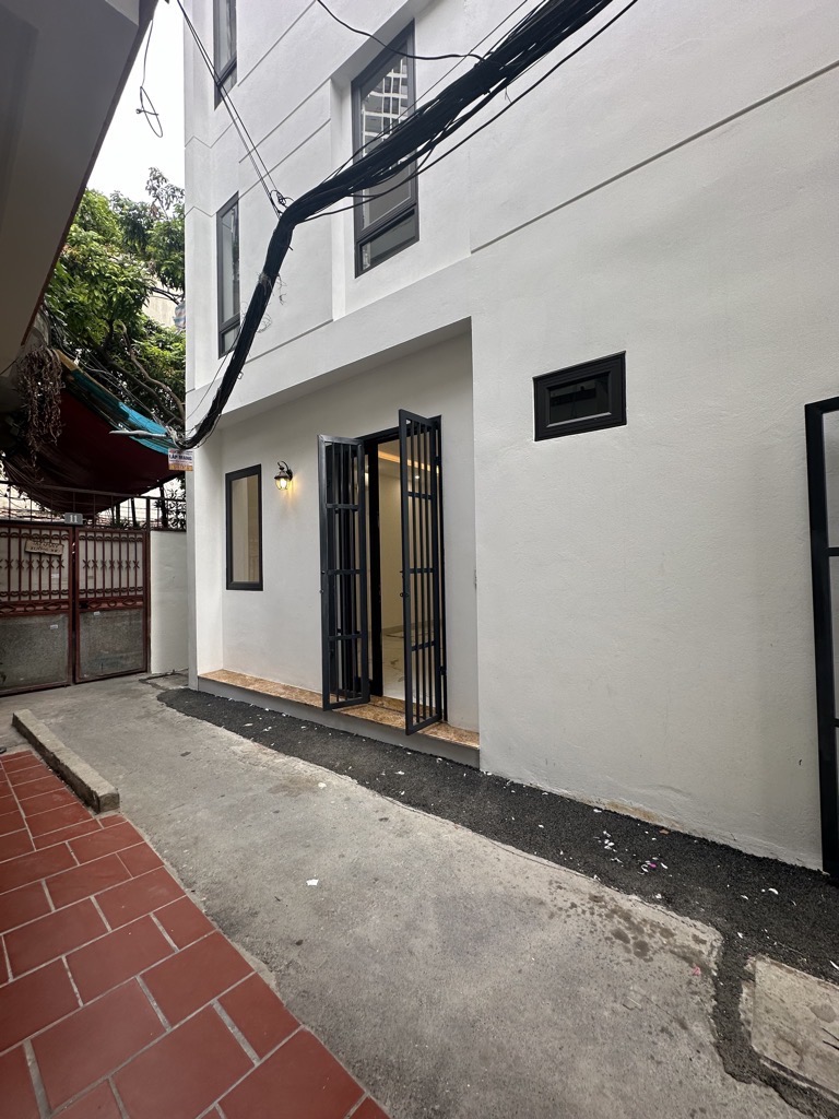 Bán nhà Đường Láng - diện tích 62m2 5 tầng - Nhà mới tinh, hiếm - giá 12 tỷ