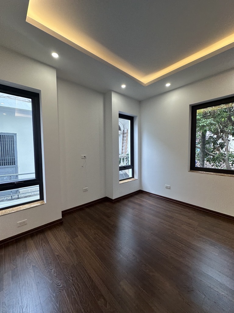 Bán nhà Đường Láng - diện tích 62m2 5 tầng - Nhà mới tinh, hiếm - giá 12 tỷ