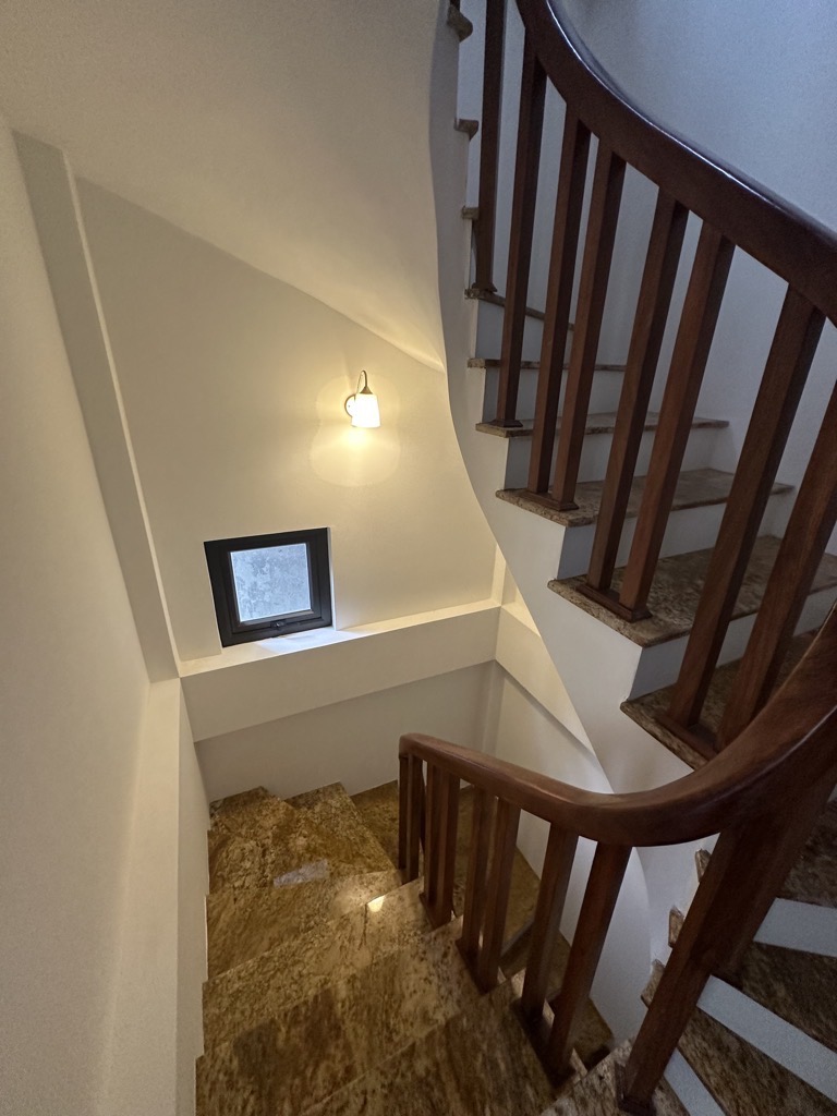 Bán nhà Đường Láng - diện tích 62m2 5 tầng - Nhà mới tinh, hiếm - giá 12 tỷ