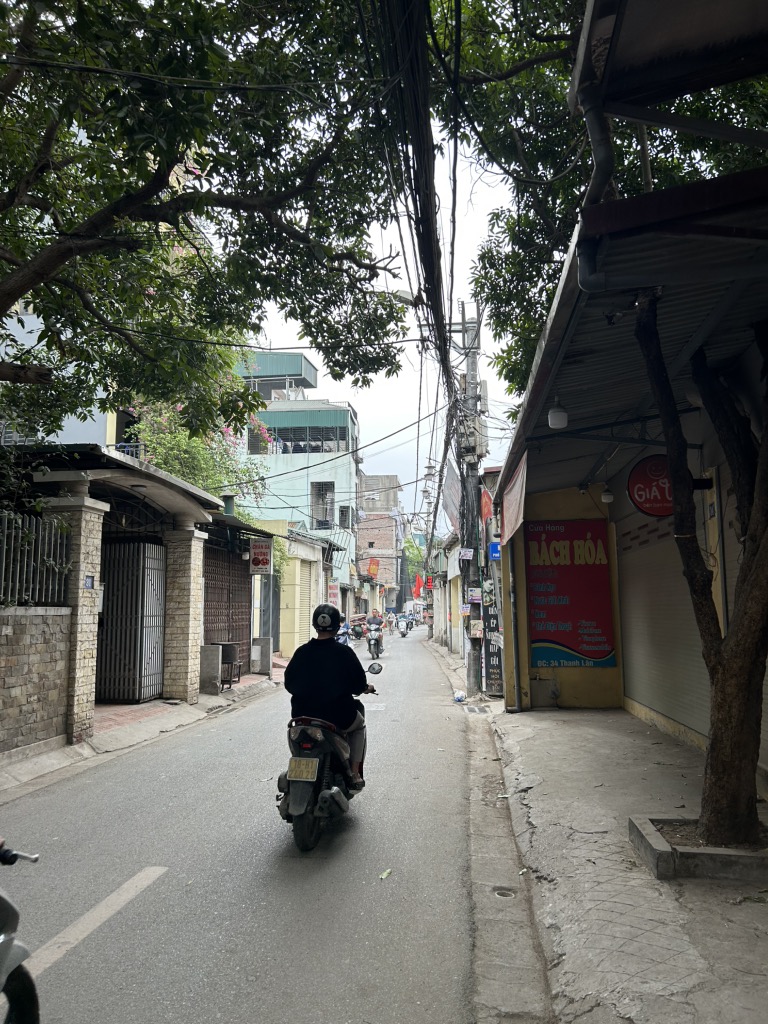 Bán nhà Thanh Lân - diện tích 59.8m2 1 tầng - Mặt phố trung tâm - giá 13,2 tỷ