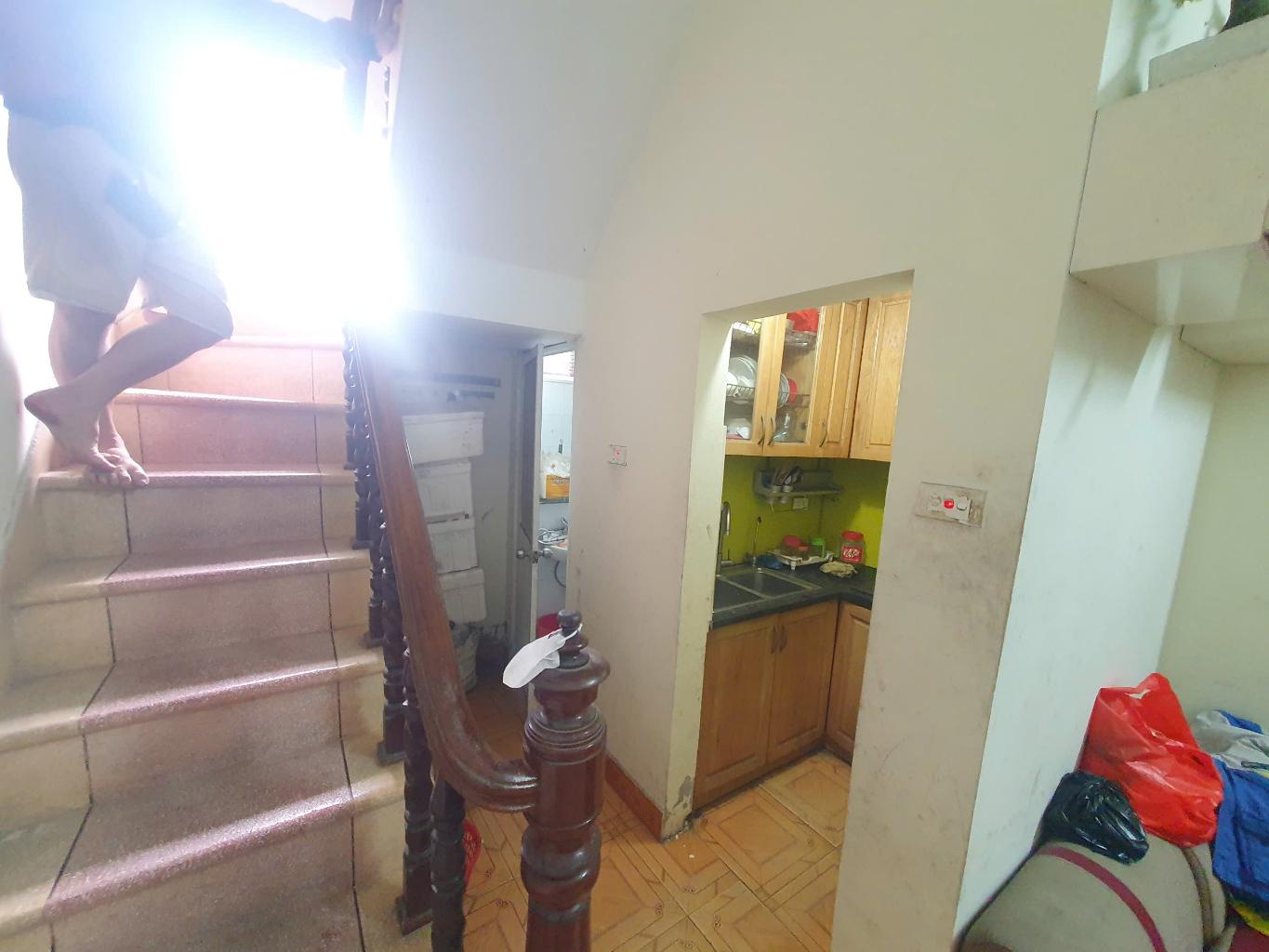 Bán nhà Giải phóng - diện tích 20,5m2 4 tầng - Nhà 2 thoáng, tặng nội thất - giá 4,4 tỷ