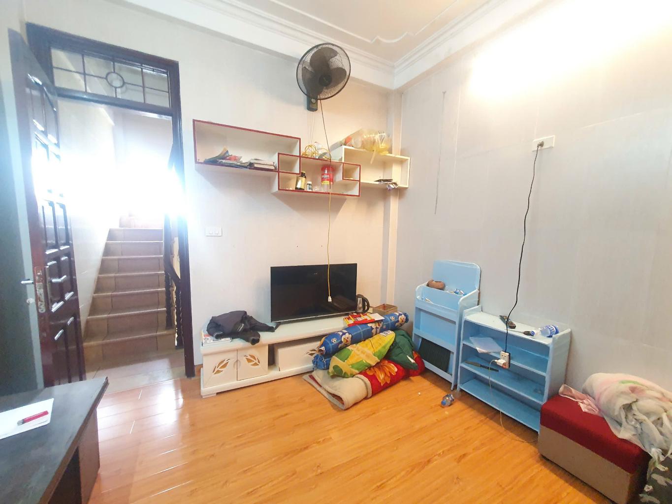 Bán nhà Giải phóng - diện tích 20,5m2 4 tầng - Nhà 2 thoáng, tặng nội thất - giá 4,4 tỷ