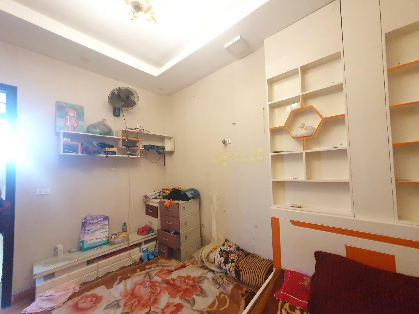 Bán nhà Giải phóng - diện tích 20,5m2 4 tầng - Nhà 2 thoáng, tặng nội thất - giá 4,4 tỷ