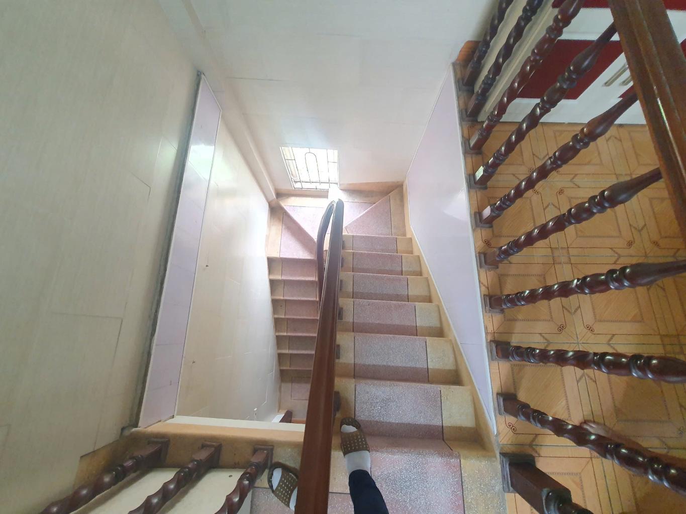 Bán nhà Giải phóng - diện tích 20,5m2 4 tầng - Nhà 2 thoáng, tặng nội thất - giá 4,4 tỷ