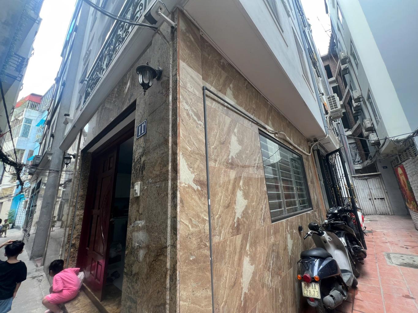 Bán nhà Quan Thổ 1 - diện tích 75.2m2 6 tầng - Khu VIP Đống Đa - giá 21 tỷ