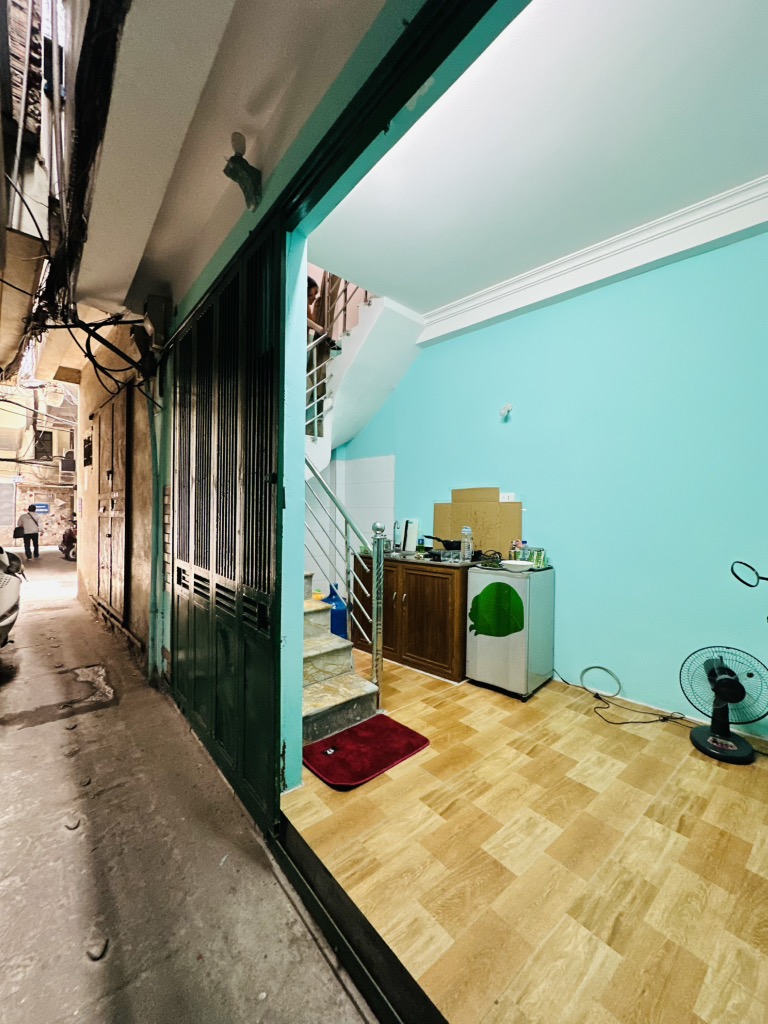 Bán nhà Hòa Bình - diện tích 12m2 4 tầng - Khung cột - giá 3,8 tỷ