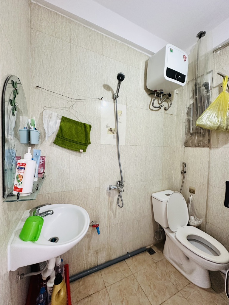 Bán nhà Hòa Bình - diện tích 12m2 4 tầng - Khung cột - giá 3,8 tỷ