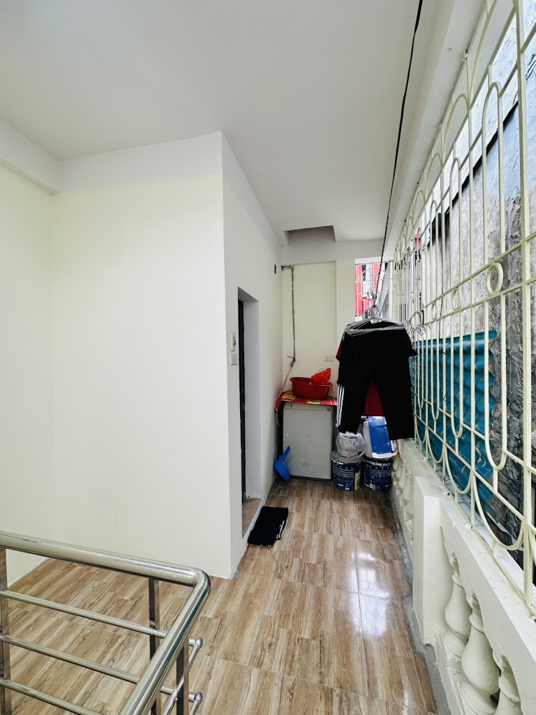 Bán nhà Hòa Bình - diện tích 12m2 4 tầng - Khung cột - giá 3,8 tỷ