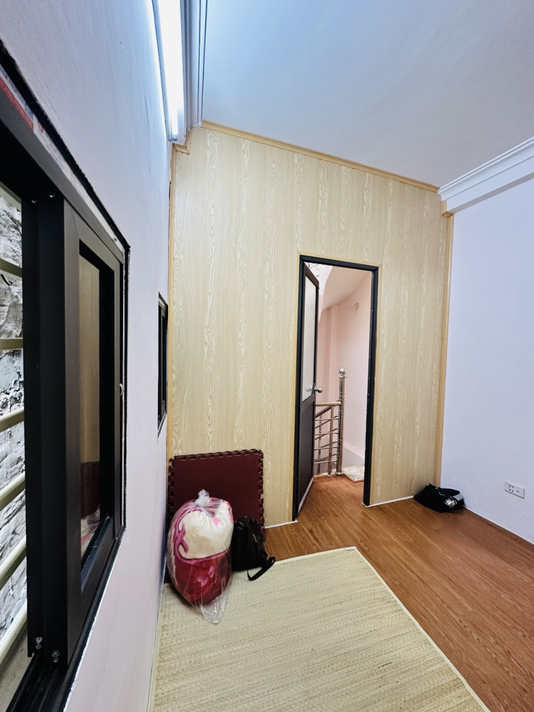 Bán nhà Hòa Bình - diện tích 12m2 4 tầng - Khung cột - giá 3,8 tỷ