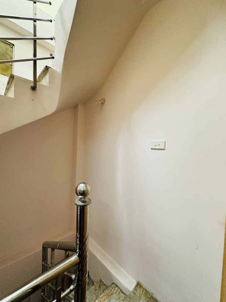 Bán nhà Hòa Bình - diện tích 12m2 4 tầng - Khung cột - giá 3,8 tỷ