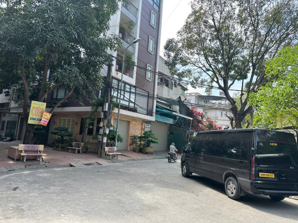 Bán nhà Yên Sở - diện tích 56m2 5 tầng - Ô tô đỗ cửa - giá 18,6 tỷ