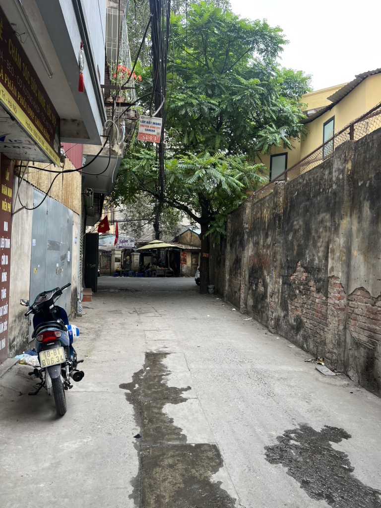 Bán nhà Ngọc Hồi - diện tích 42m2 3 tầng - ô tô vào trong nhà - giá 9,2 tỷ