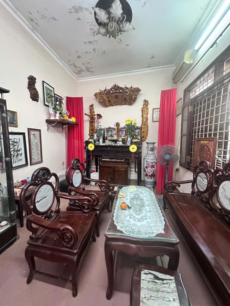 Bán nhà Thịnh Quang - diện tích 72m2 3 tầng - Lô góc, ngõ rộng - giá 12,8 tỷ