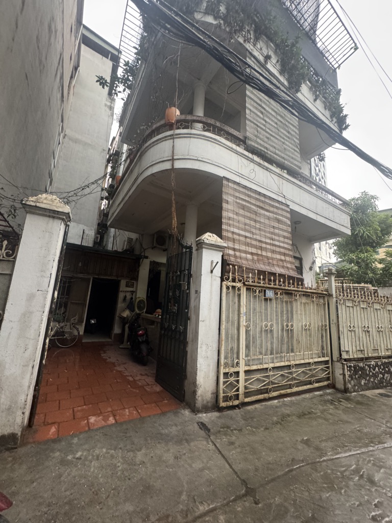 Bán nhà Thịnh Quang - diện tích 72m2 3 tầng - Lô góc, ngõ rộng - giá 12,8 tỷ