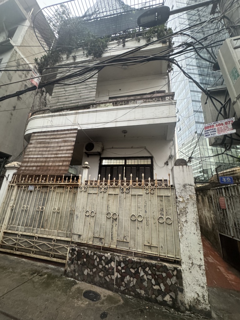 Bán nhà Thịnh Quang - diện tích 72m2 3 tầng - Lô góc, ngõ rộng - giá 12,8 tỷ