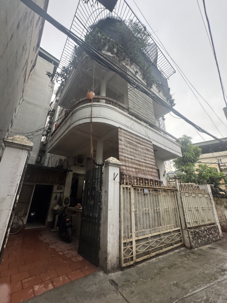 Bán nhà Thịnh Quang - diện tích 72m2 3 tầng - Lô góc, ngõ rộng - giá 12,8 tỷ