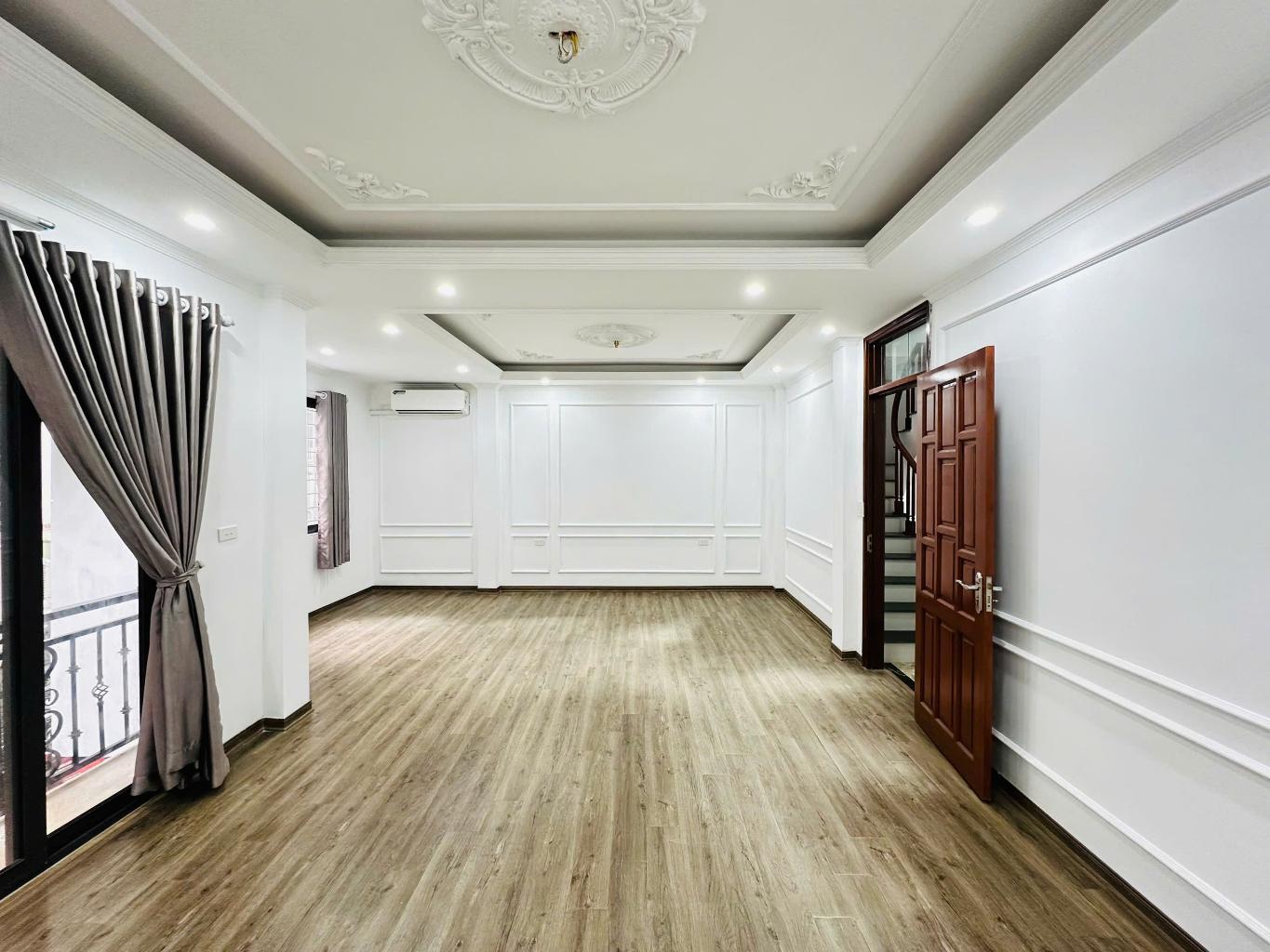 Bán nhà Văn Hương - diện tích 54m2 5 tầng - Lô góc 2 thoáng - giá 13 tỷ