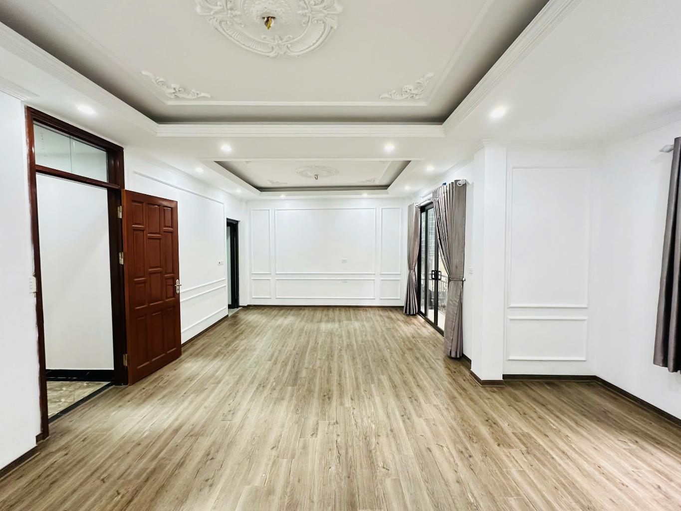 Bán nhà Văn Hương - diện tích 54m2 5 tầng - Lô góc 2 thoáng - giá 13 tỷ