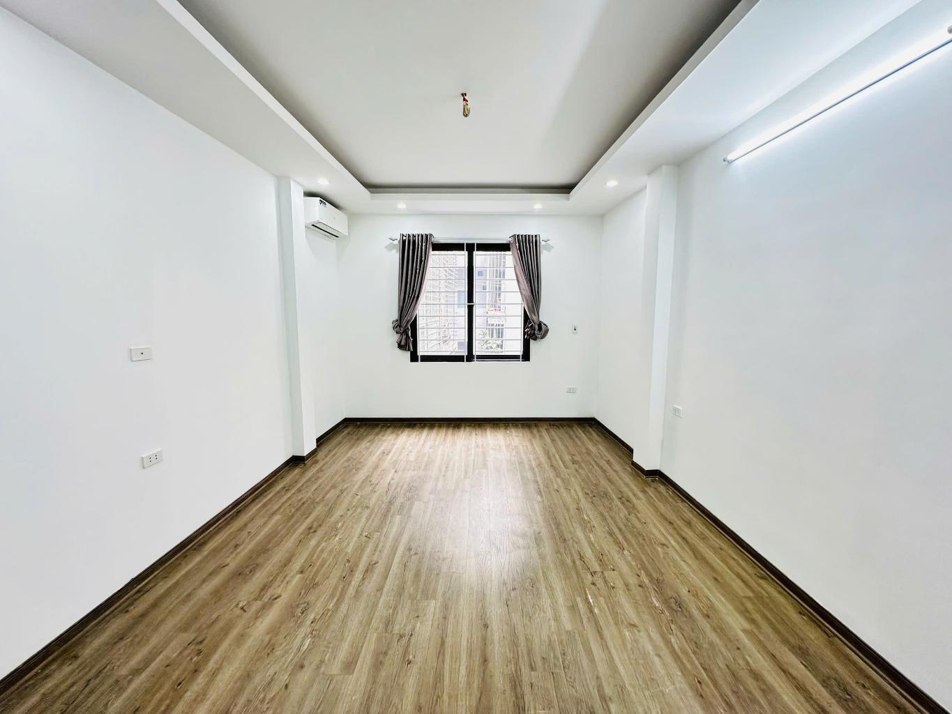 Bán nhà Văn Hương - diện tích 54m2 5 tầng - Lô góc 2 thoáng - giá 13 tỷ