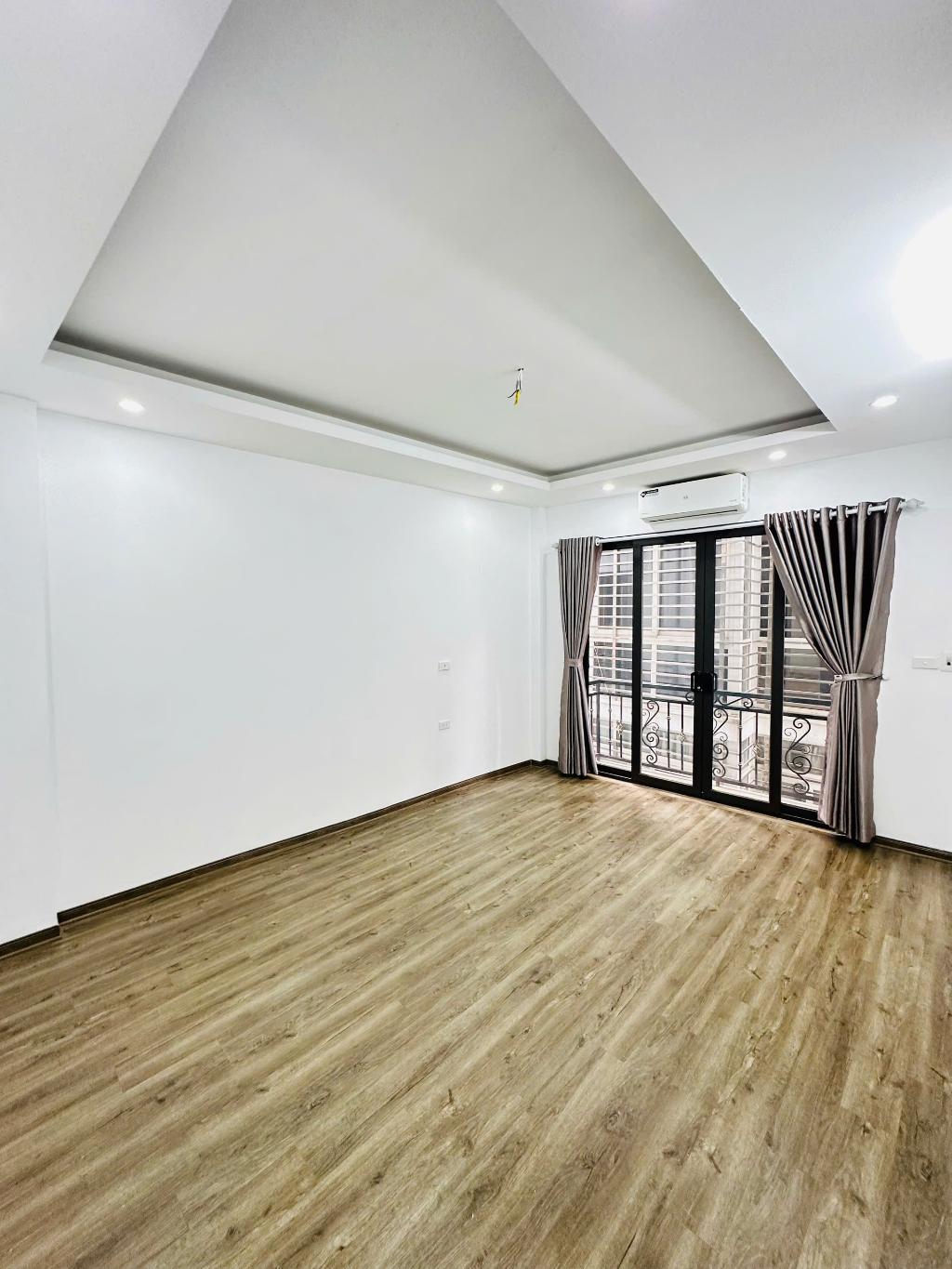 Bán nhà Văn Hương - diện tích 54m2 5 tầng - Lô góc 2 thoáng - giá 13 tỷ