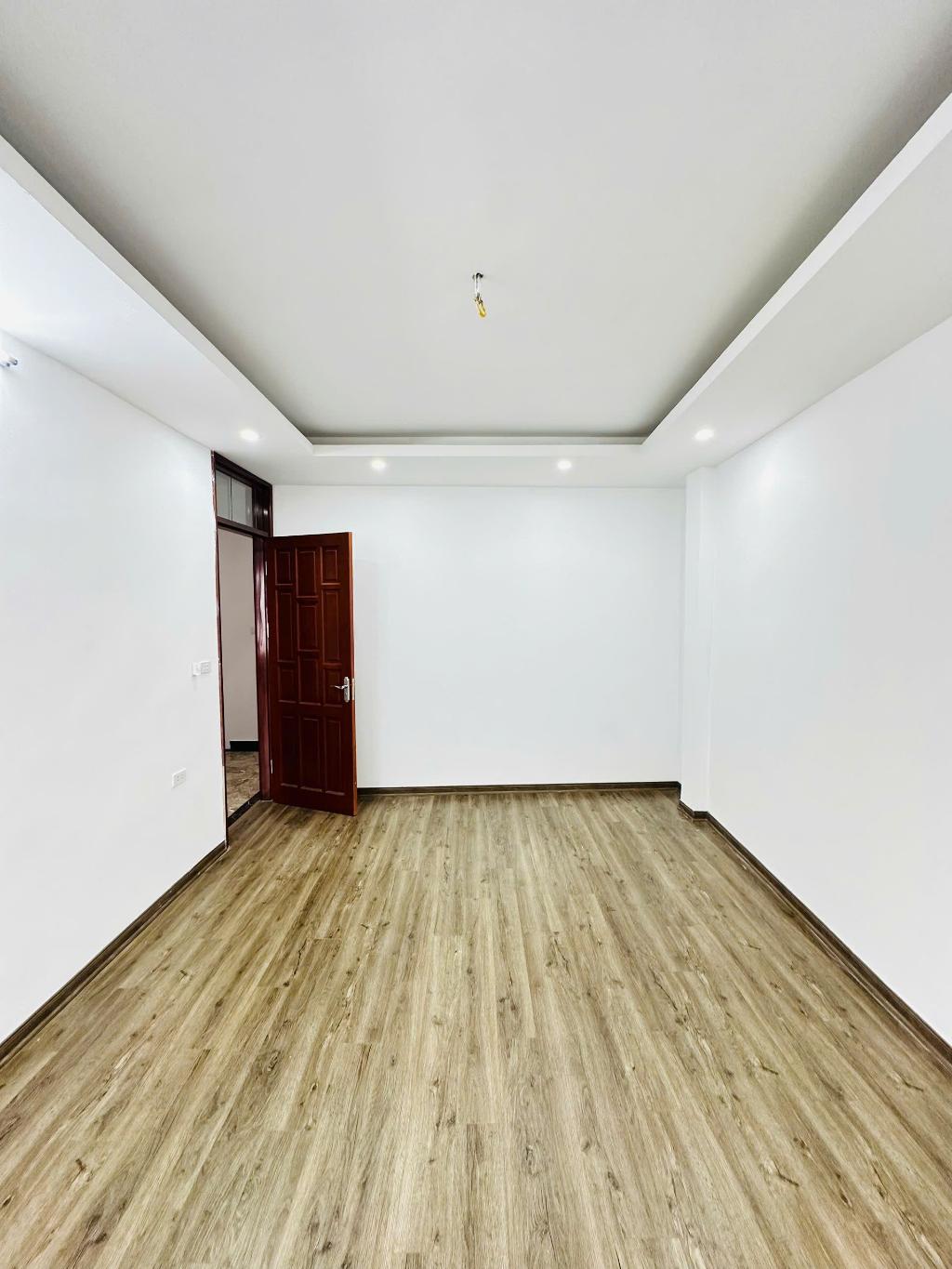 Bán nhà Văn Hương - diện tích 54m2 5 tầng - Lô góc 2 thoáng - giá 13 tỷ