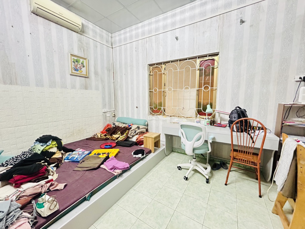 Bán nhà Minh Khai - diện tích 54.3m2 3 tầng - gần phố - giá 9,7 tỷ