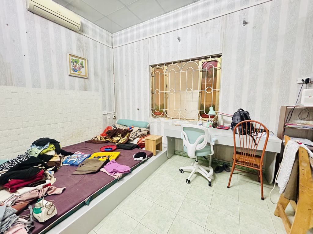 Bán nhà Minh Khai - diện tích 54.3m2 3 tầng - gần phố - giá 9,7 tỷ