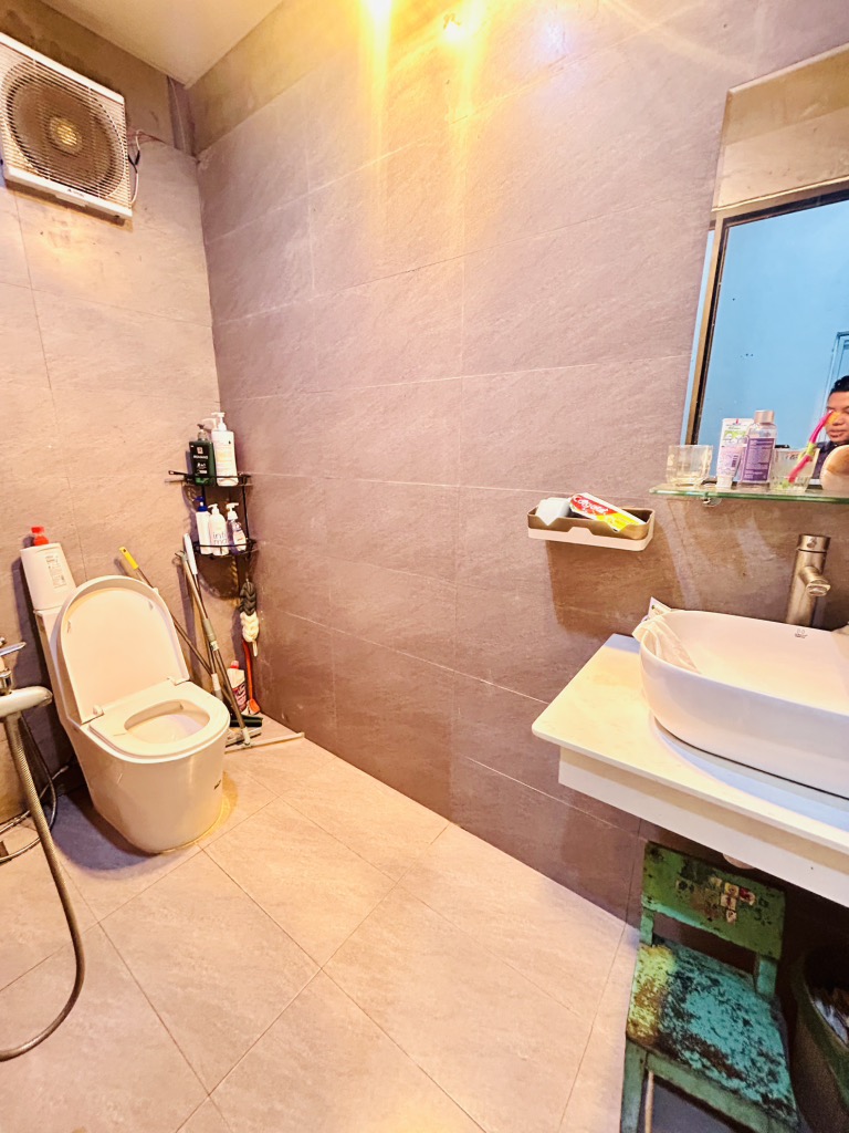 Bán nhà Minh Khai - diện tích 54.3m2 3 tầng - gần phố - giá 9,7 tỷ