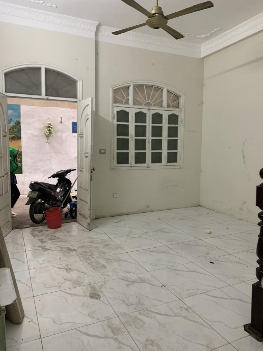 Bán nhà 47m2 5 tầng Láng Hạ - Giảng Võ - Thành Công - nhỉnh 15 tỷ, ô tô đỗ cửa