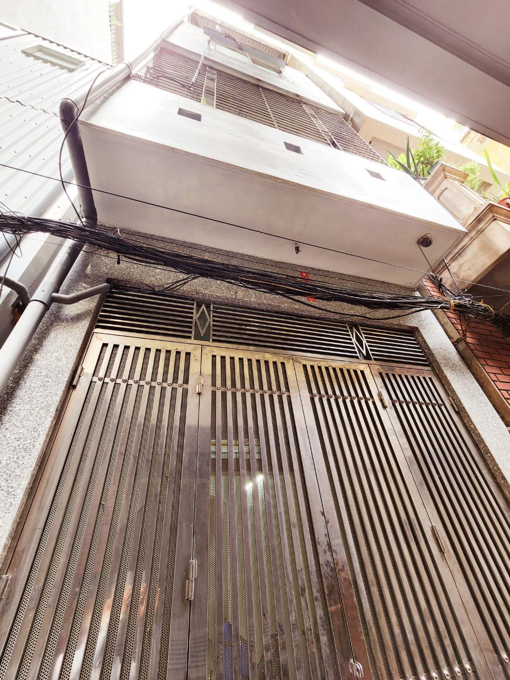 Bán nhà Vũ Hữu - 46m2 4 tầng - 2 mặt tiền thoáng sáng - móng 5 tầng chắc chắn - giá 7,3 tỷ