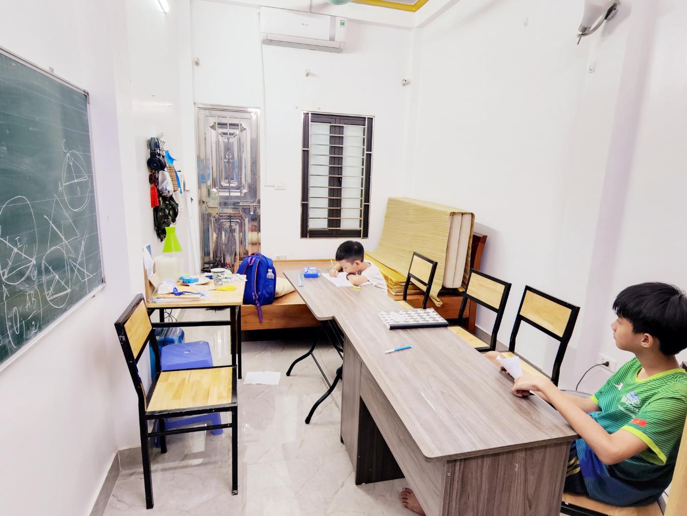 Bán nhà Vũ Hữu - 46m2 4 tầng - 2 mặt tiền thoáng sáng - móng 5 tầng chắc chắn - giá 7,3 tỷ