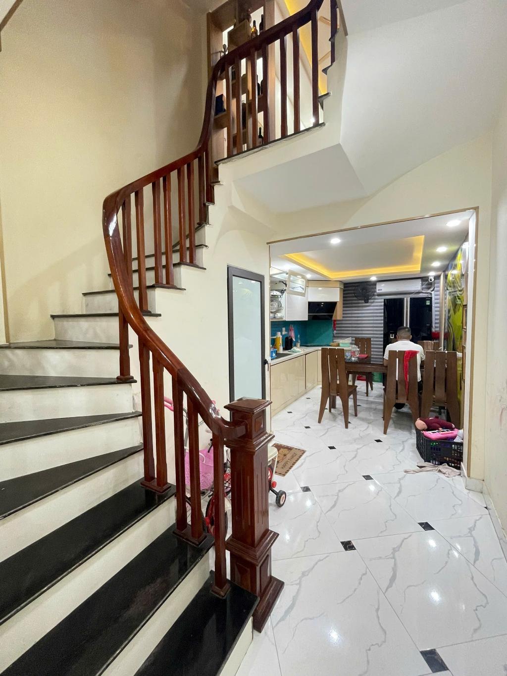 Bán nhà Ngọc Hồi - diện tích 36m2 4 tầng - mặt ngõ thông - giá 7,8 tỷ