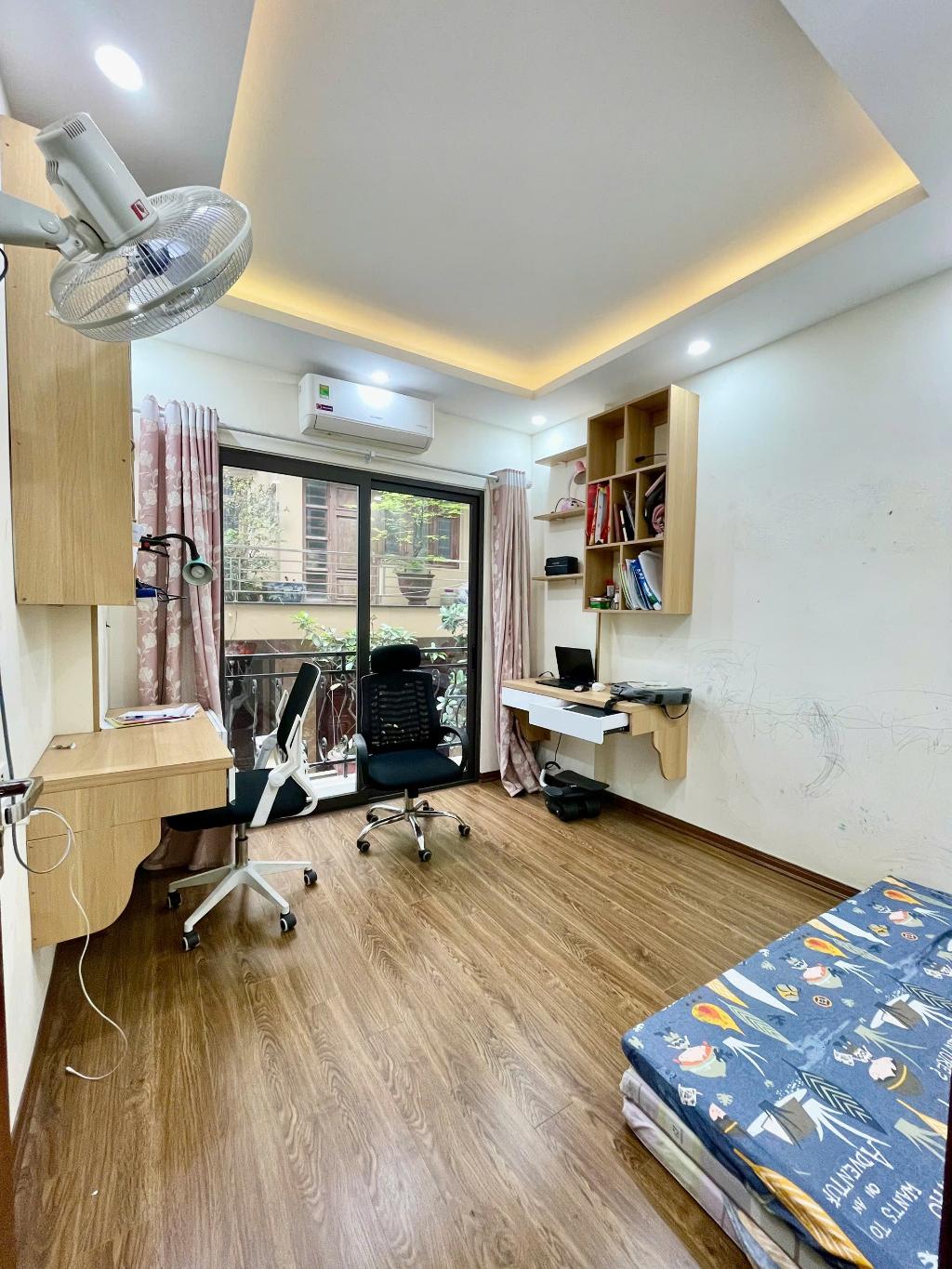 Bán nhà Ngọc Hồi - diện tích 36m2 4 tầng - mặt ngõ thông - giá 7,8 tỷ