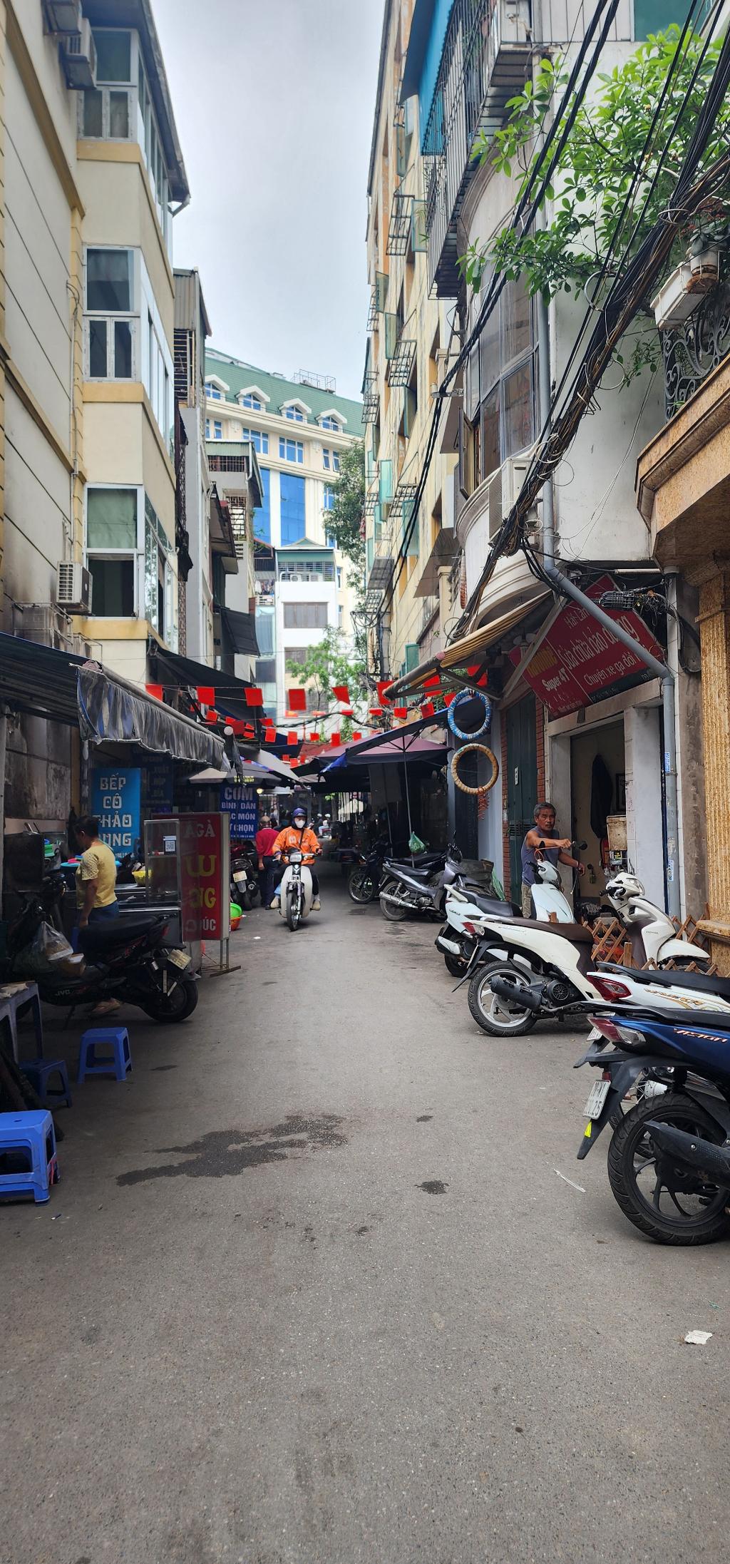 Bán nhà Lò Đúc - diện tích 55m2 5 tầng - Mặt tiền khủng - giá 16,3 tỷ