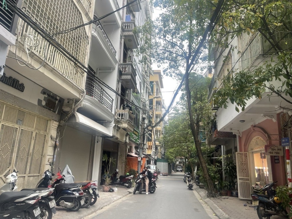 Bán nhà Kim Đồng - diện tích 56.1m2 5 tầng - Ô TÔ TRÁNH - giá 22,9 tỷ