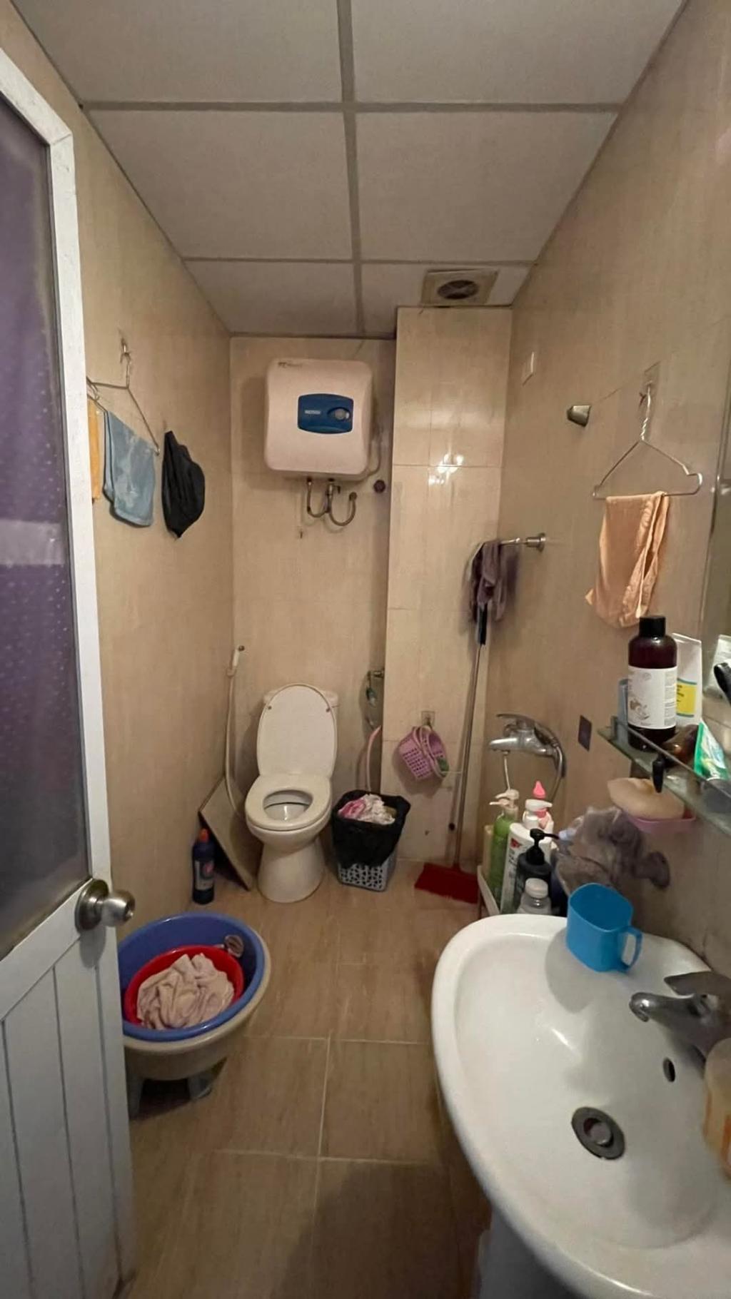 Bán nhà Kim Giang - diện tích 35.6m2 3 tầng - ô tô đỗ cửa - giá 6,4 tỷ