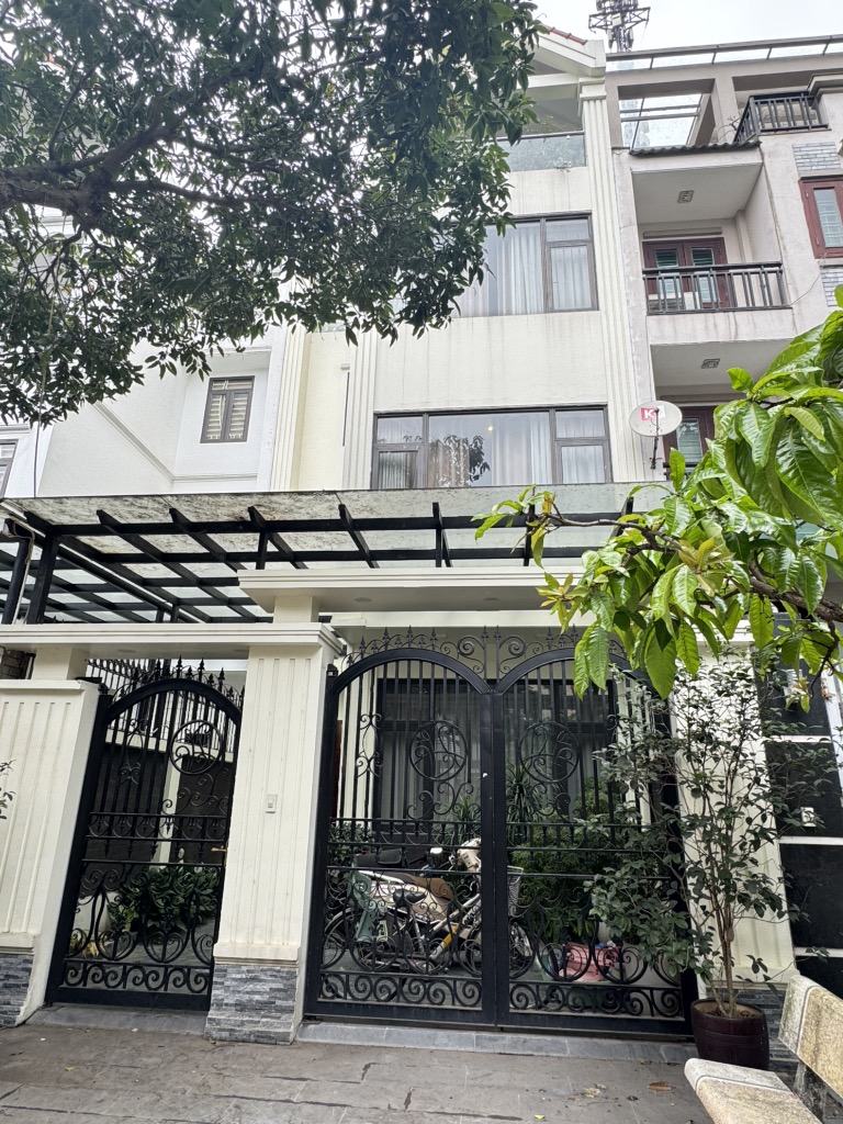 Bán biệt thự Việt Hưng 120m2 x 4 tầng, mặt tiền 6m, Giá 41 tỷ