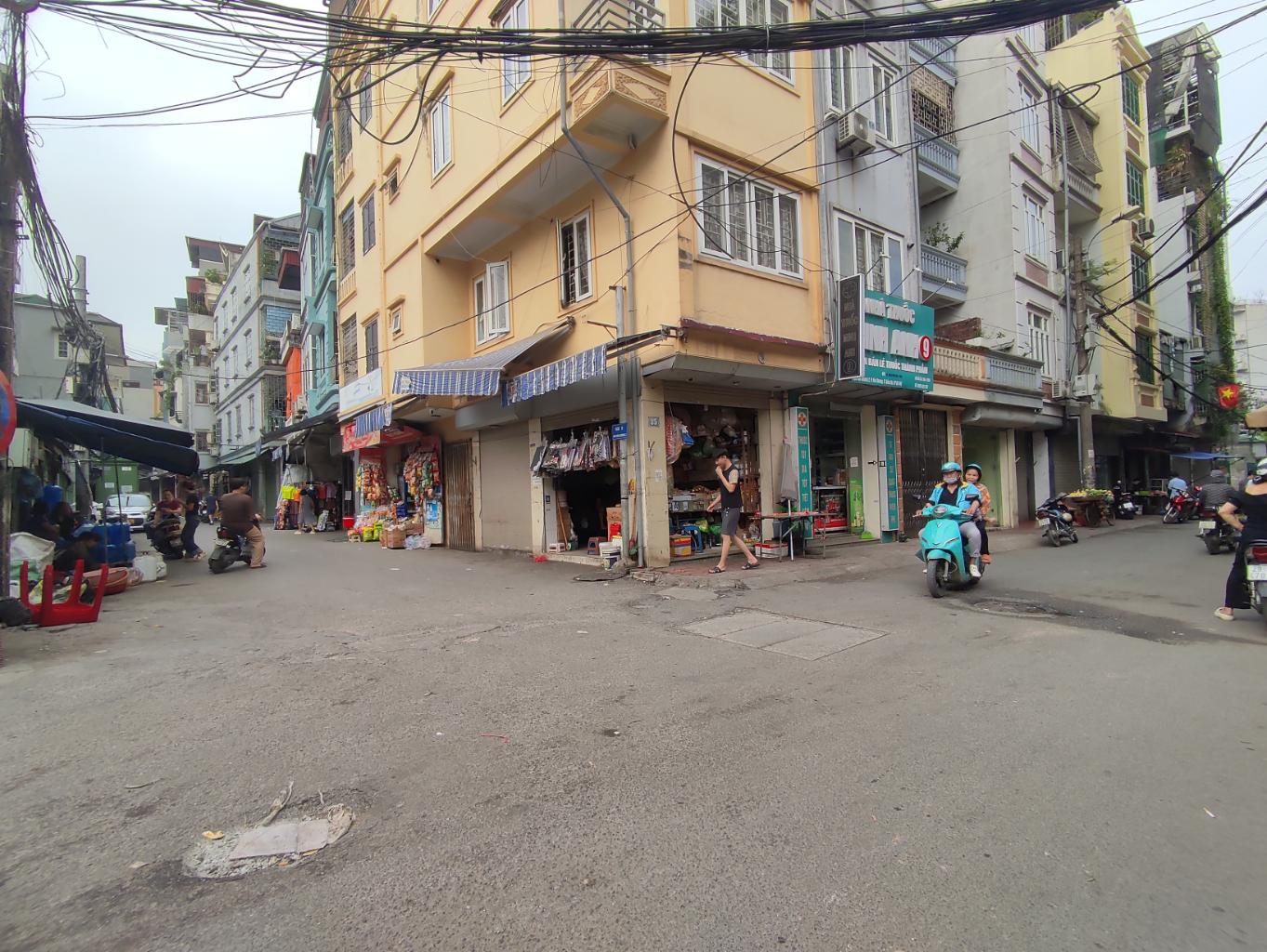 Bán nhà Ngõ Văn Chương - diện tích 48m2 5 tầng - Ô tô tránh - giá 18,2 tỷ