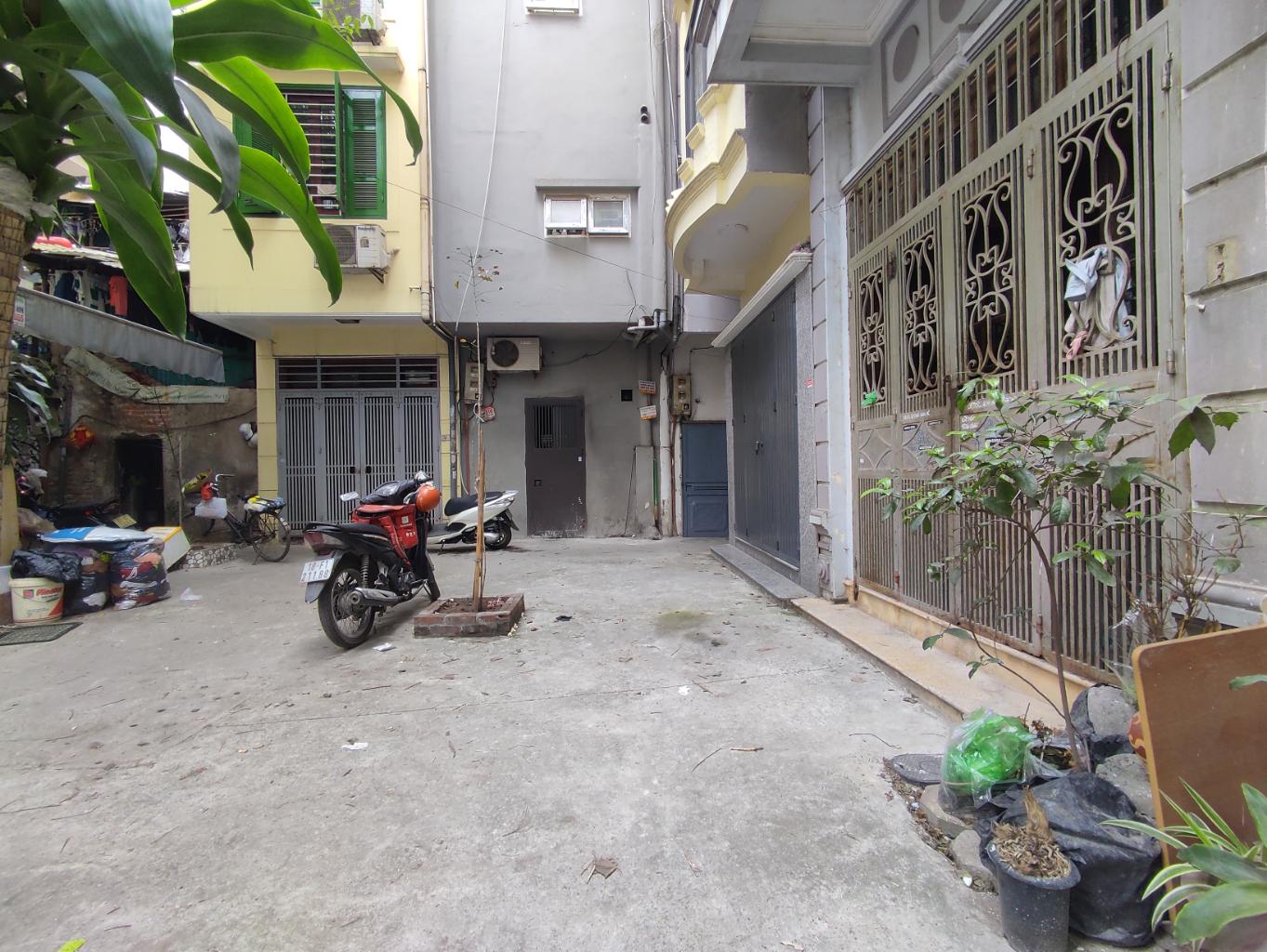 Bán nhà Ngõ Văn Chương - diện tích 48m2 5 tầng - Ô tô tránh - giá 18,2 tỷ