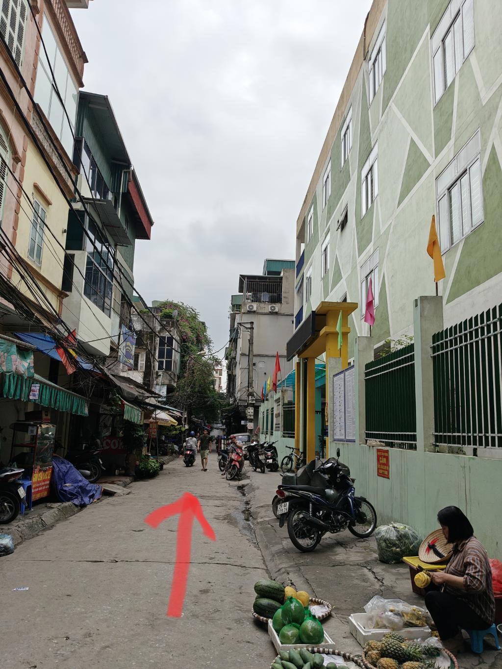 Bán nhà Tân Mai - diện tích 42.4m2 3 tầng - Phân lô ngõ thông - giá 10,7 tỷ